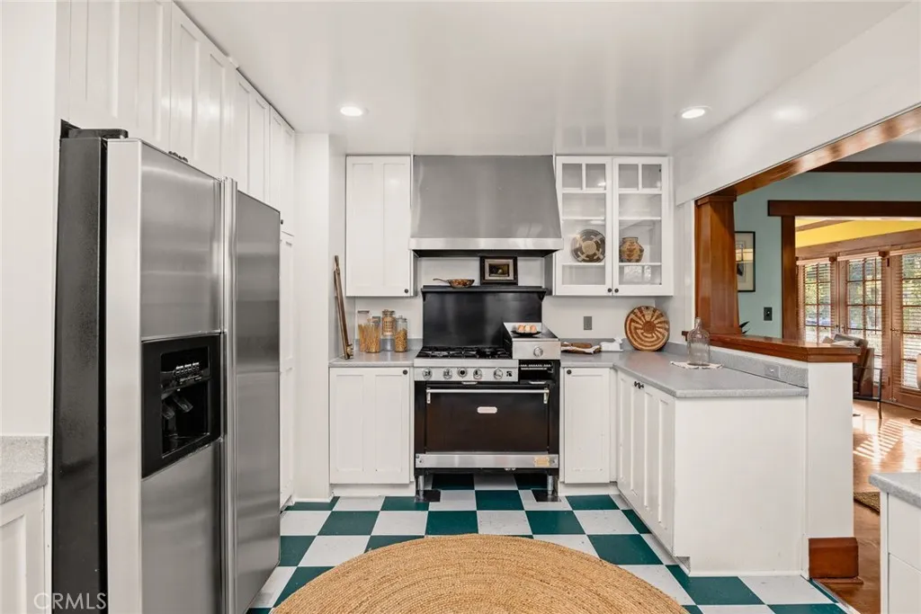 1661 Las Lunas, Pasadena, California 91106 home-pic-10